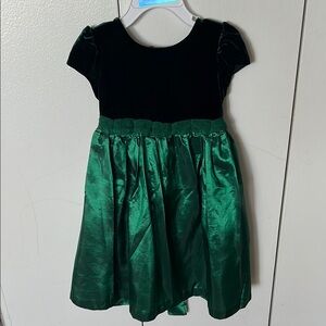 Elegant Black and Green Velvet Dress